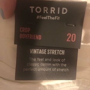 Cropped boyfriend jeans